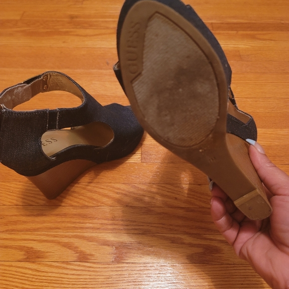 GUESS FACTORY WOMEN'S SAYRA DENIM WEDGE HEELS - Picture 3 of 3